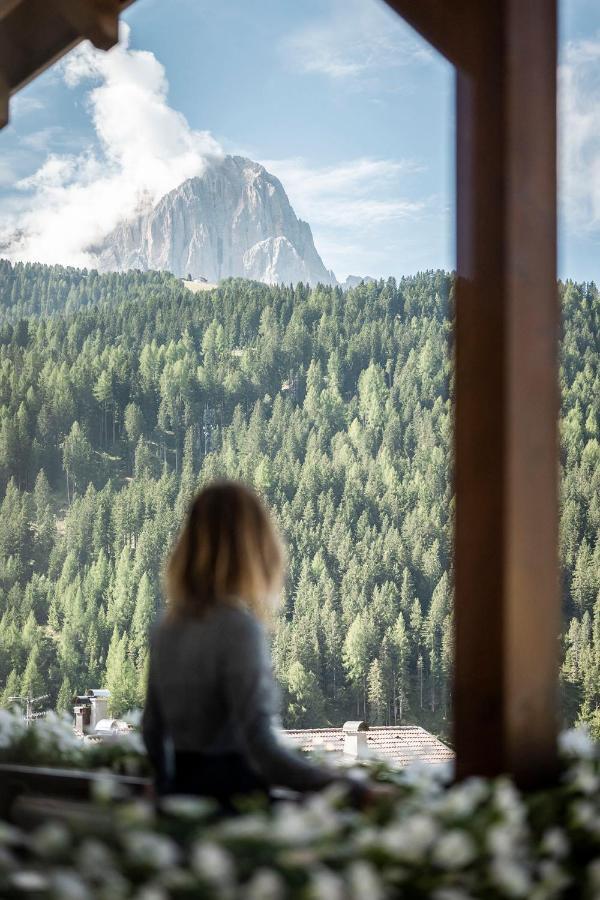 Hotel Acadia - Adults Mountain Home Selva di Val Gardena Luaran gambar