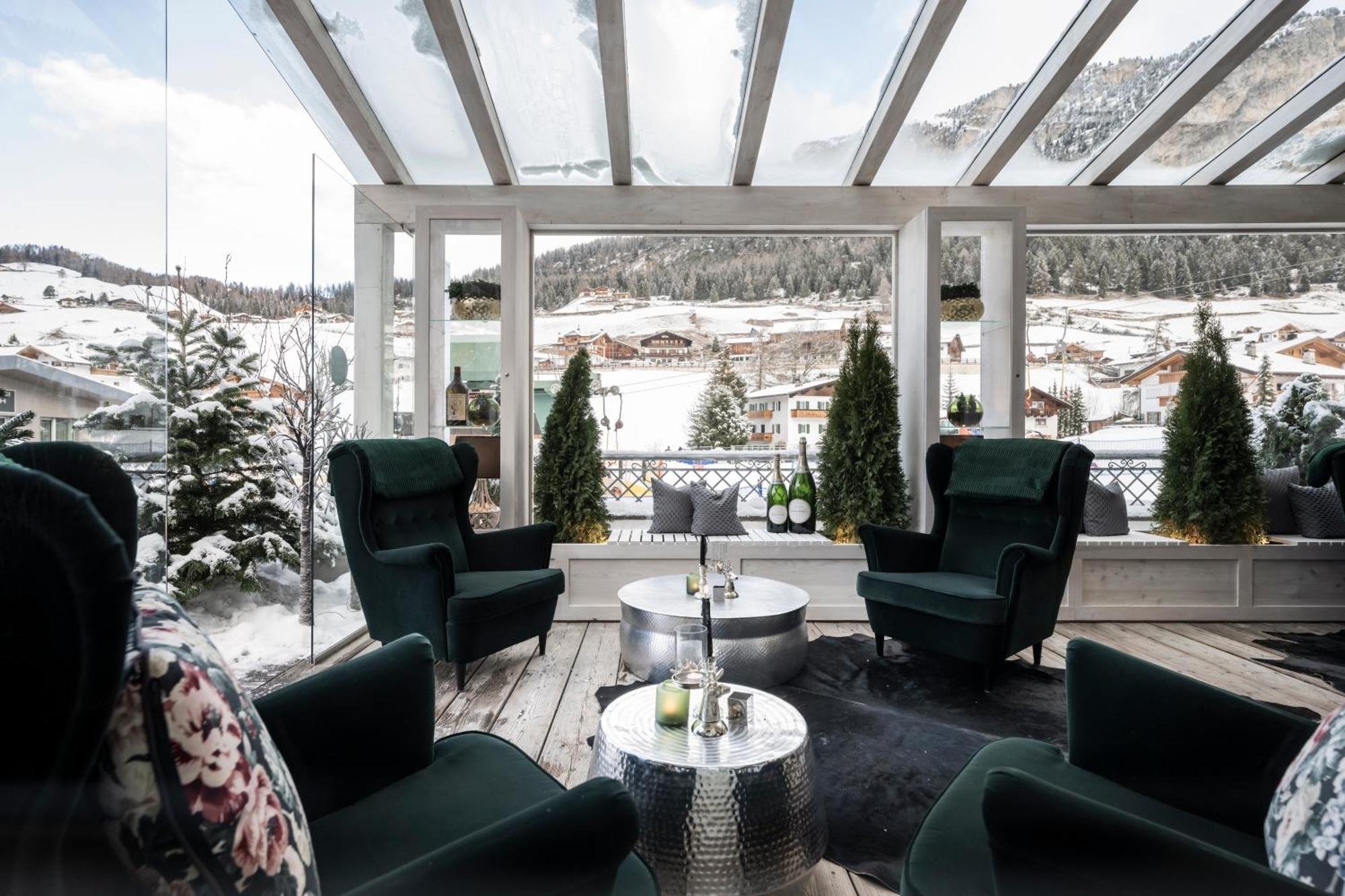 Hotel Acadia - Adults Mountain Home Selva di Val Gardena Luaran gambar