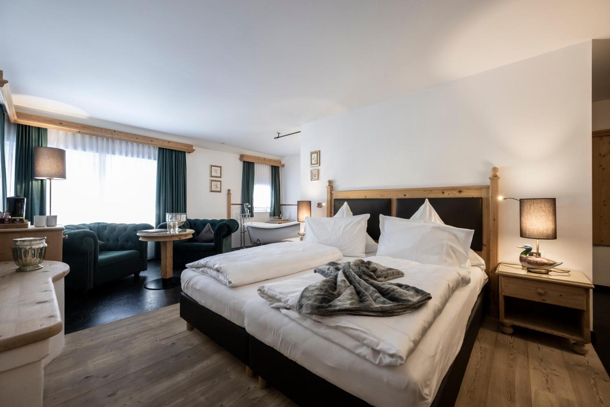Hotel Acadia - Adults Mountain Home Selva di Val Gardena Luaran gambar